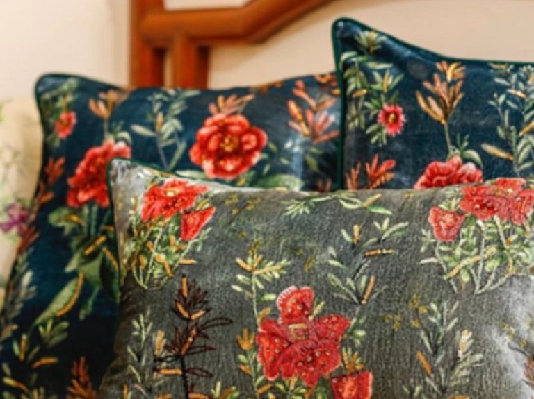 The Secret to Creating a Cozy and Stylish Sofa Look