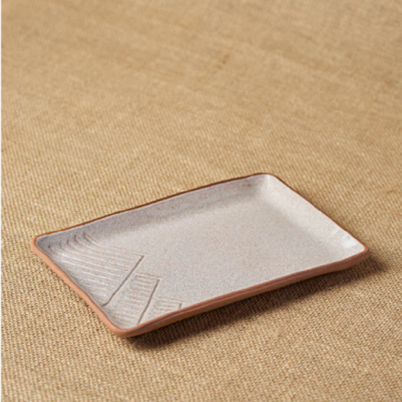 Transform Your Table Setting with Elegant Rectangular Platters