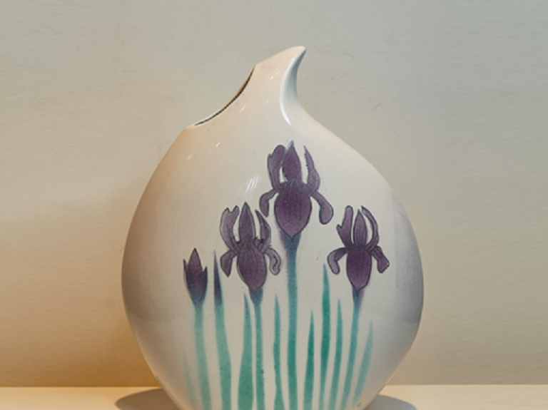 cb1-sep-768 7 Ways to Style Decorative Vases in Your Living Room